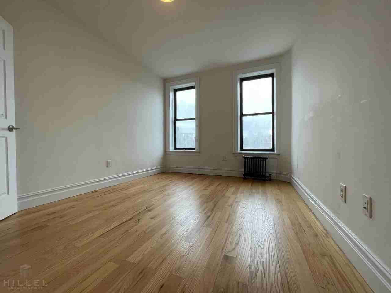 2305 30th Ave #C12 - Photo 5 of 11