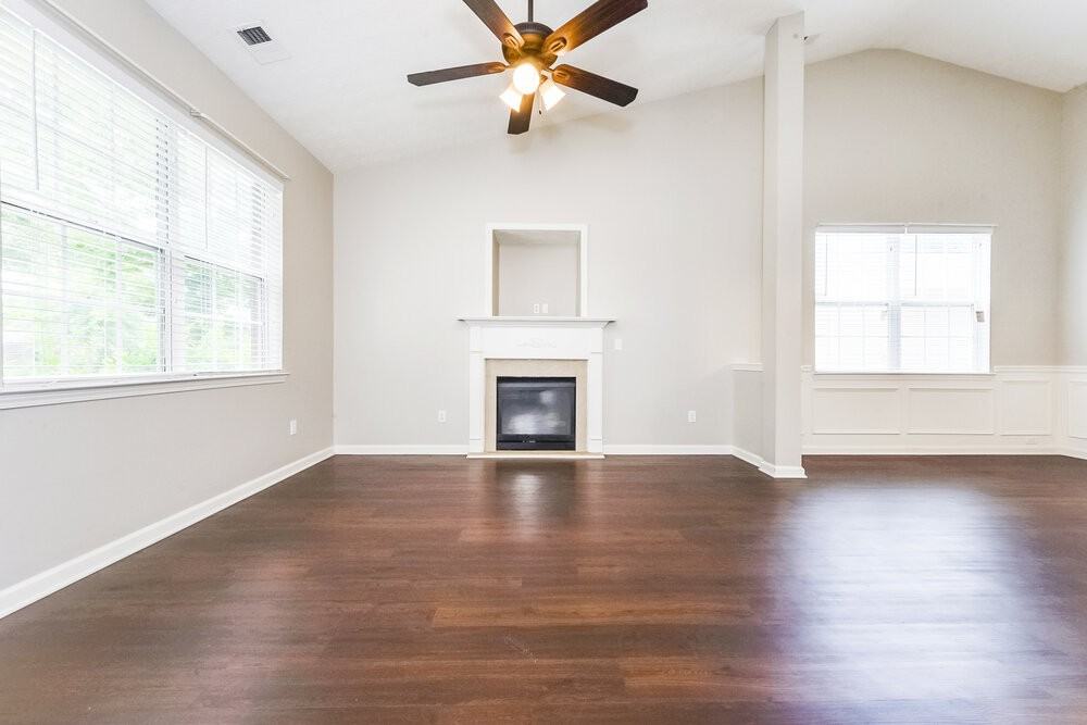1317 Winwood Dr - Photo 3 of 17