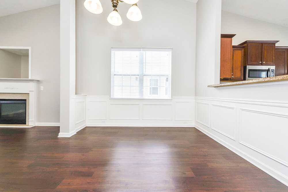 1317 Winwood Dr - Photo 5 of 17