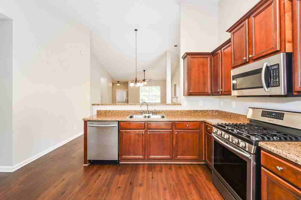 1317 Winwood Dr - Photo 7 of 17
