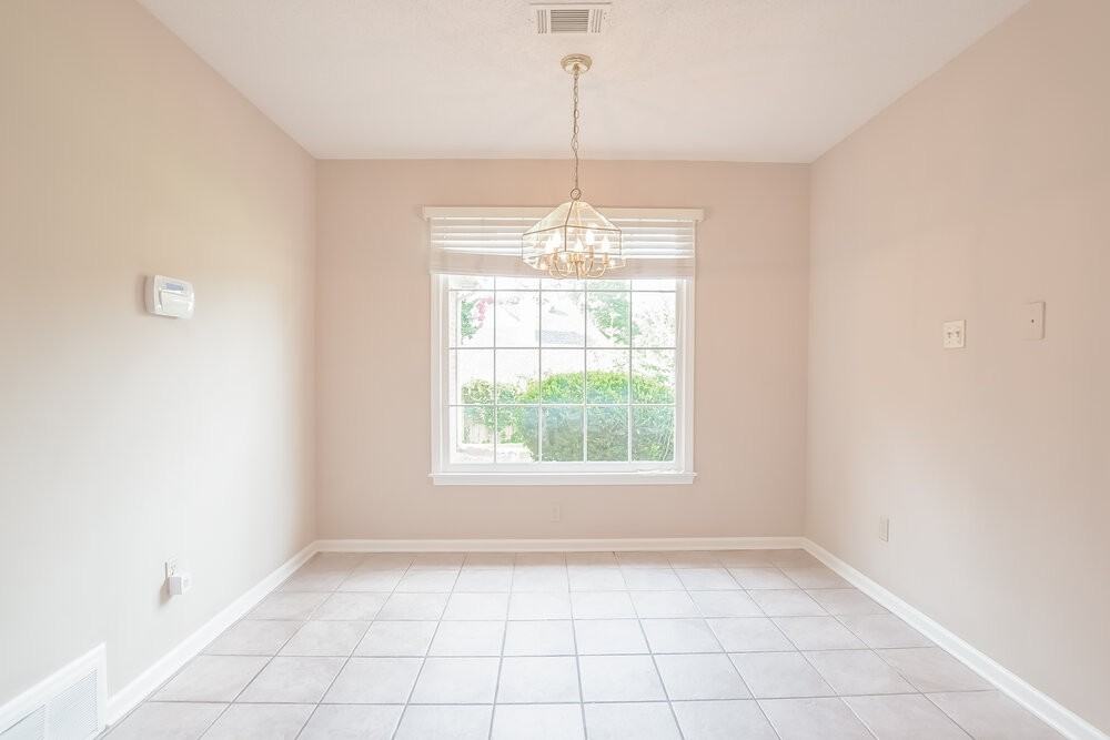 7621 Dexter Manor Dr - Photo 5 of 20