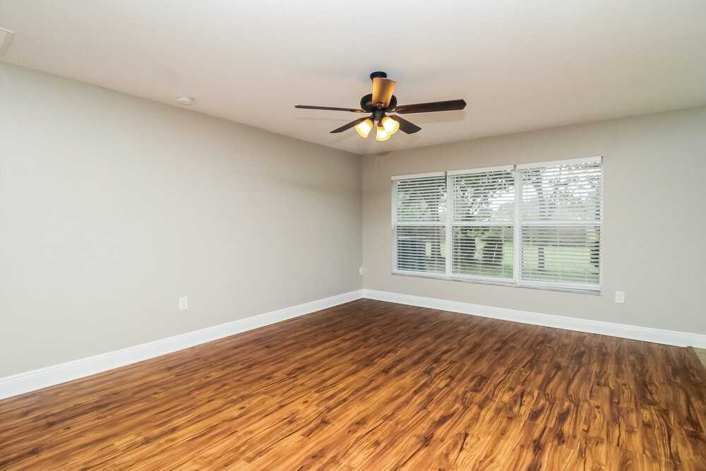 1920 Strathmore Cir - Photo 4 of 16