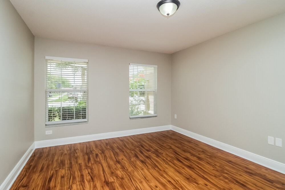 1920 Strathmore Cir - Photo 5 of 16