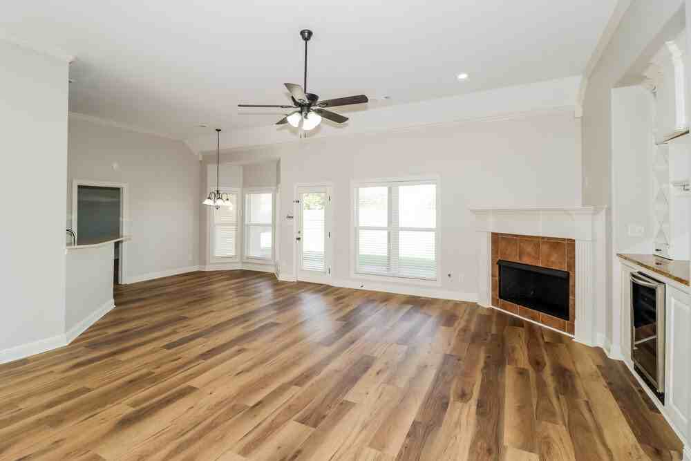 2898 Ainsworth Ln - Photo 6 of 17