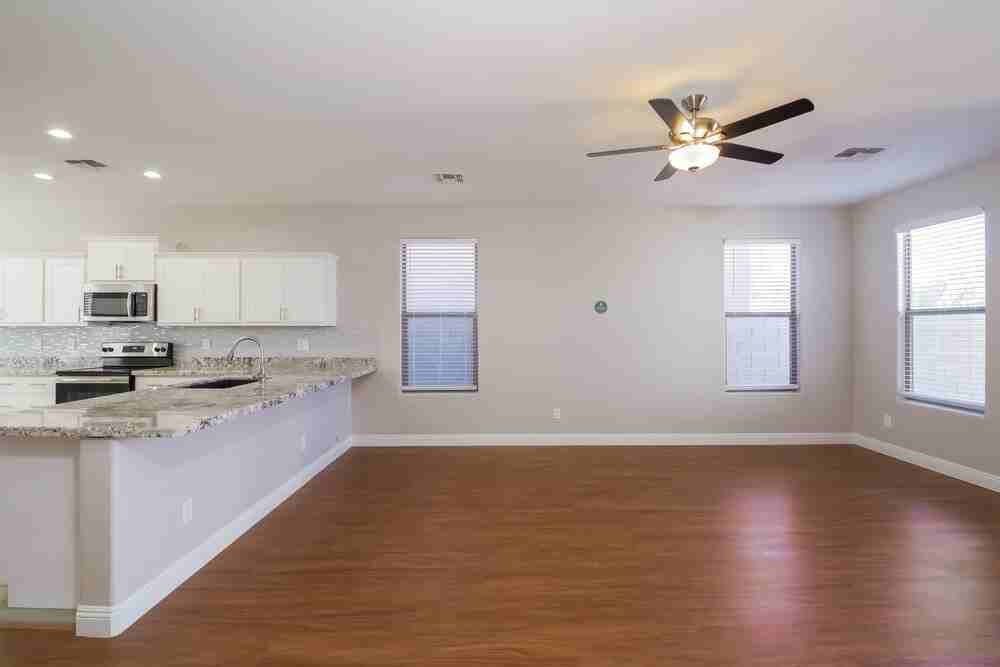 6224 S 46th Ln - Photo 4 of 16