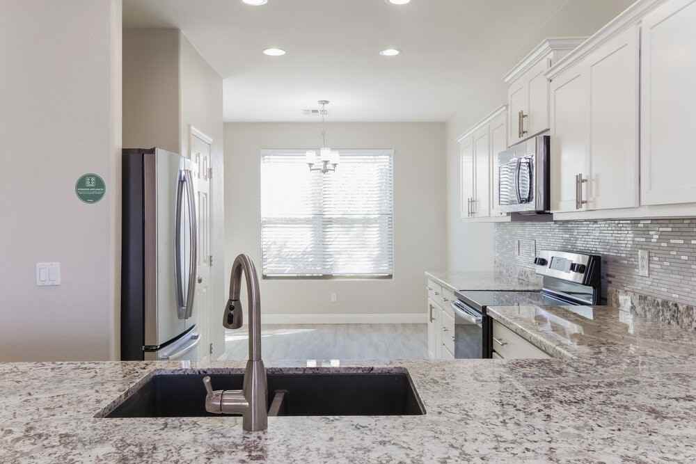 6224 S 46th Ln - Photo 5 of 16