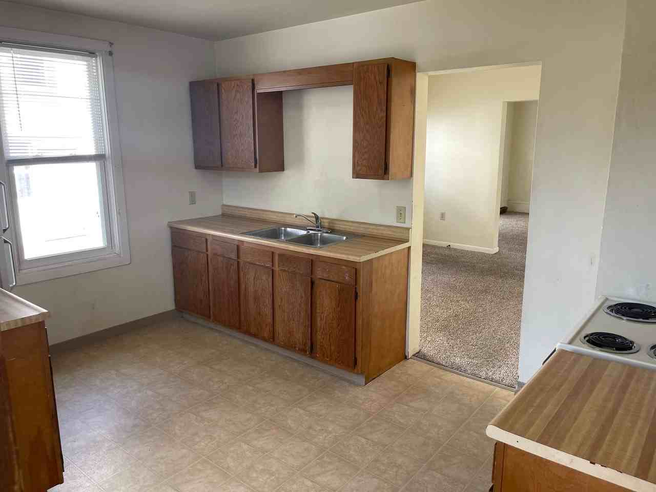 514 W Lincoln Ave - Photo 7 of 18