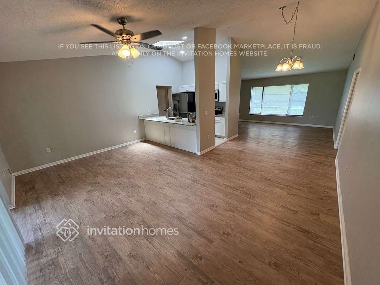 21224 Alderson Ave - Photo 3 of 12