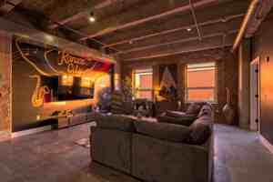 featured image of 708 E 18th St