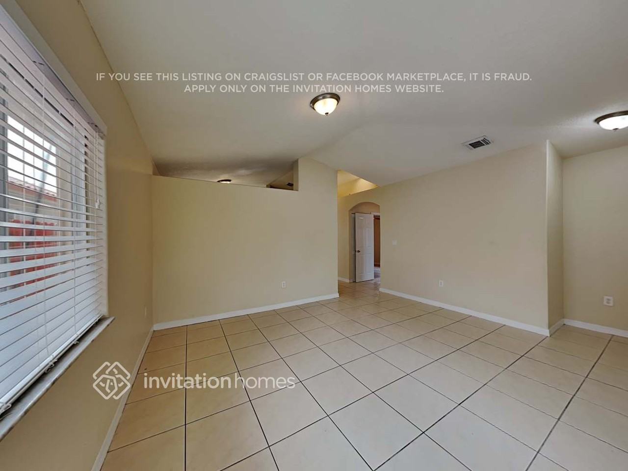 10088 Nw 126th Ter - Photo 3 of 18