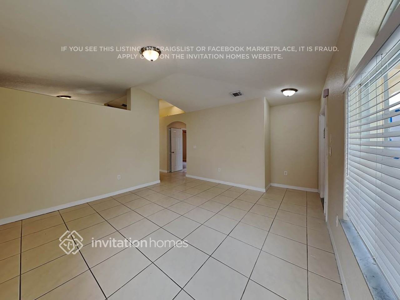10088 Nw 126th Ter - Photo 4 of 18