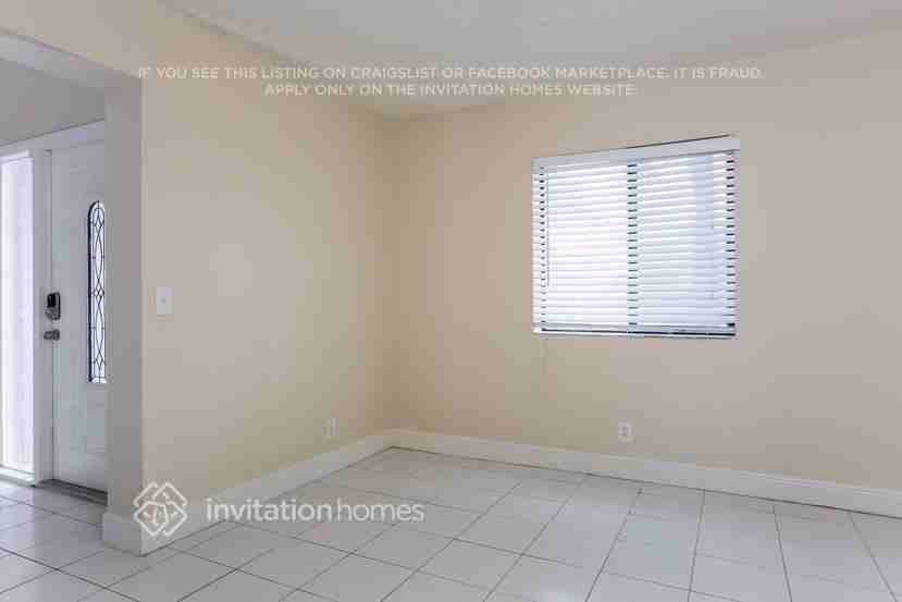 5756 Strawberry Lakes Cir - Photo 4 of 24