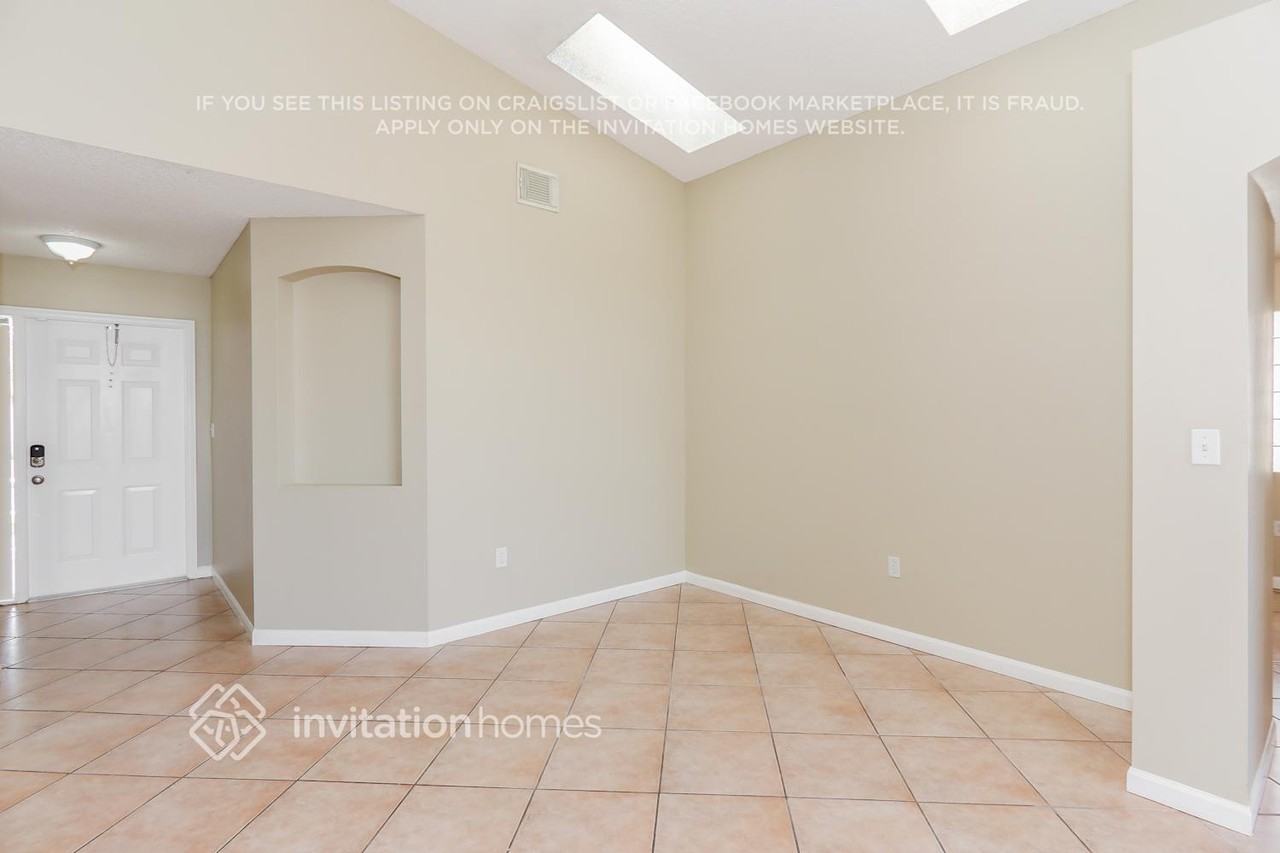 16575 Nw 10th St - Photo 4 of 20