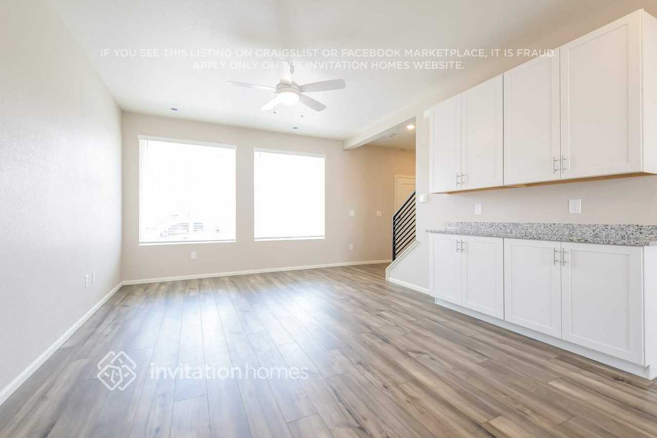 3394 Pearwood Dr - Photo 4 of 14