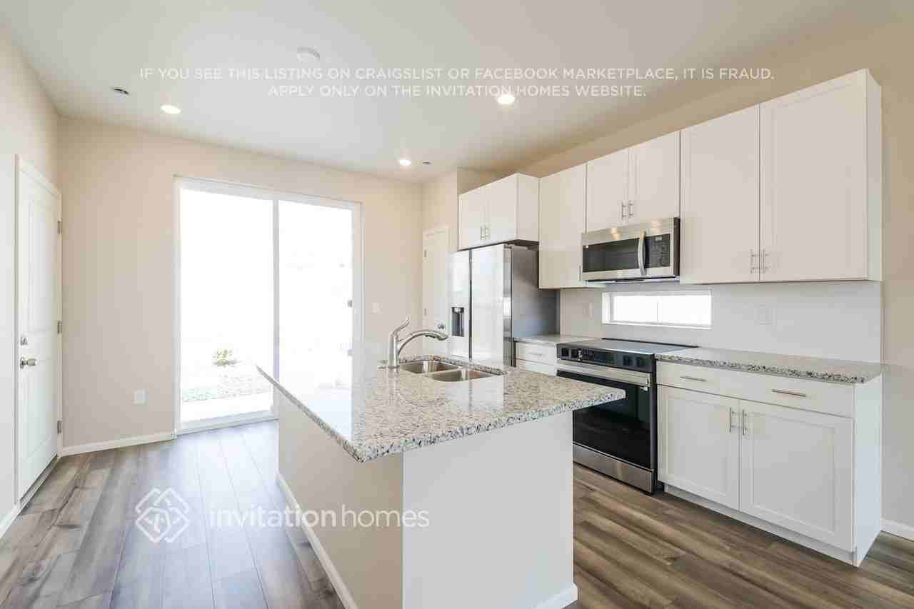 3394 Pearwood Dr - Photo 6 of 14