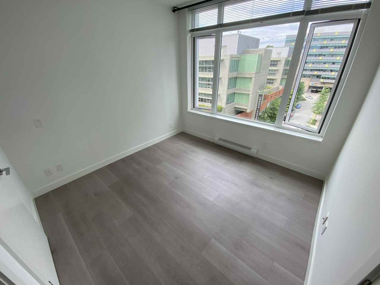 200 Nelsons Cres - Photo 6 of 11