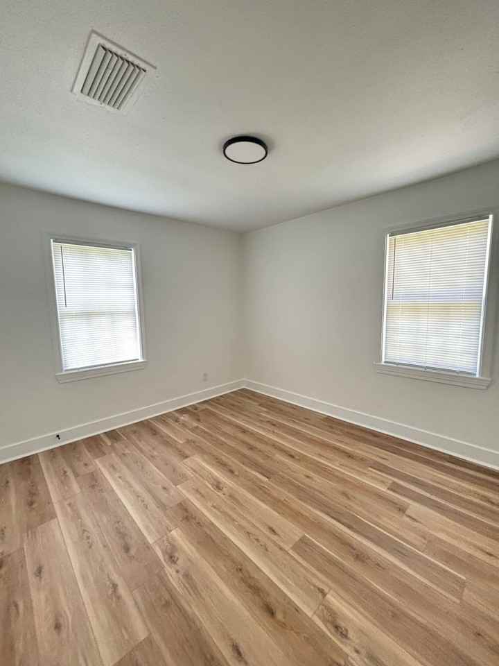 321 Cheryl St - Photo 7 of 7