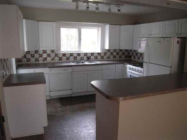 1023 Pettis Ave NE - Photo 2 of 18