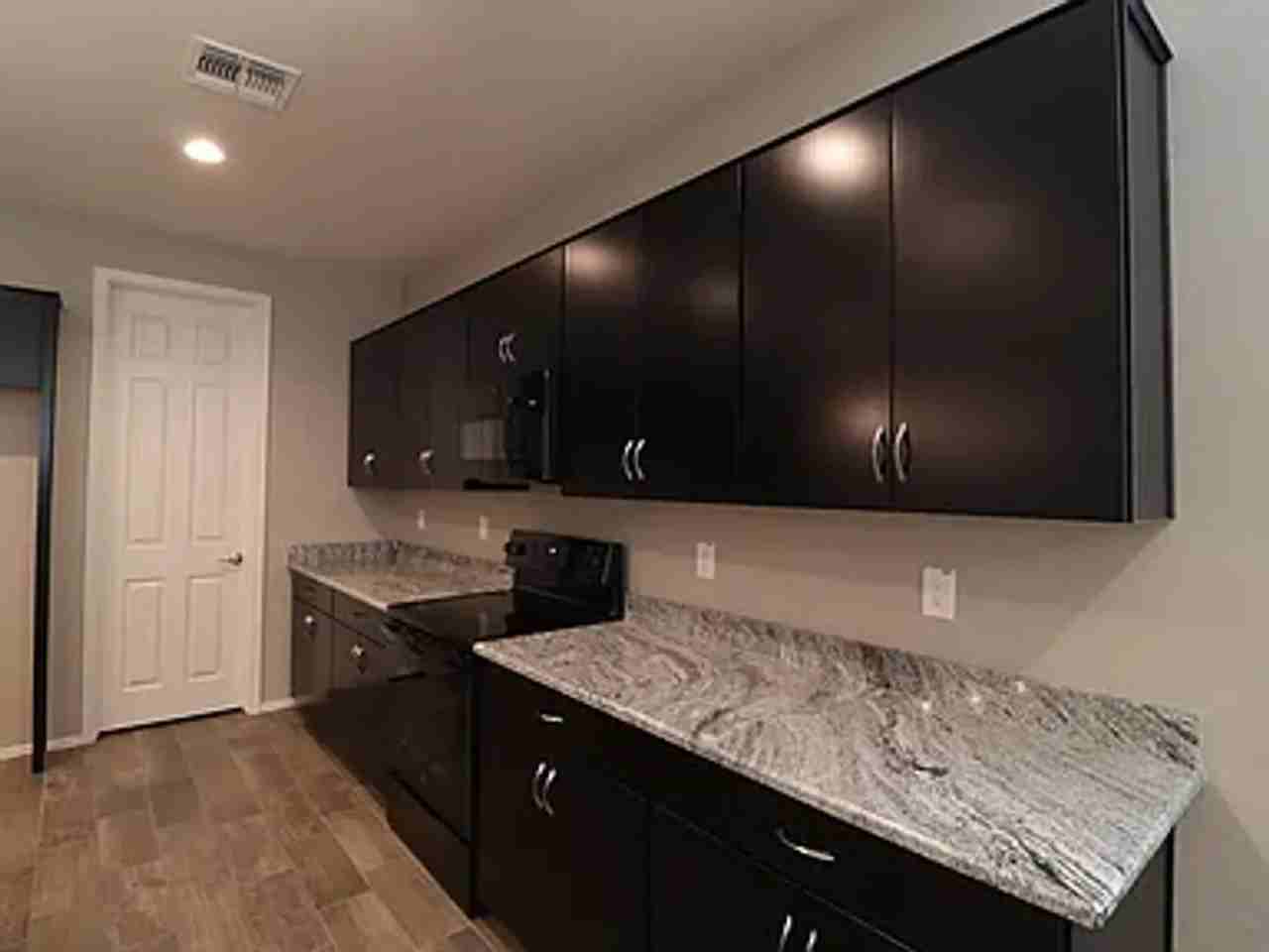 18440 W Kendall St - Photo 4 of 22