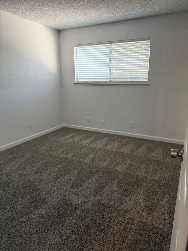 3356 Meadow Way - Photo 6 of 10