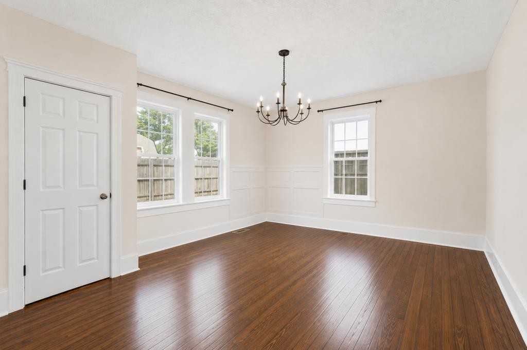 444 S Broad St - Photo 6 of 15