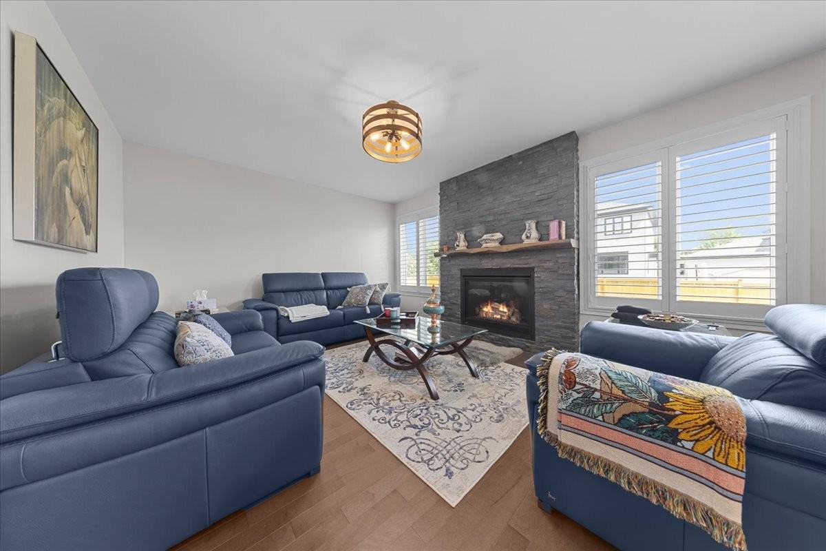 153 Sunset Crescent - Photo 5 of 36