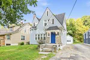 featured image of 4410 Simpson Ave