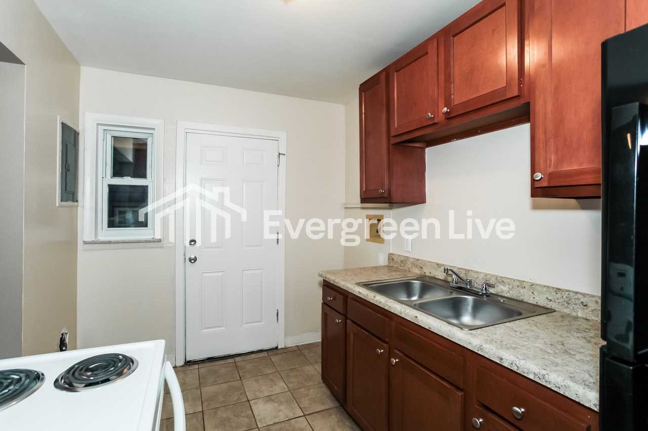 3247 Lapland Dr - Photo 2 of 13