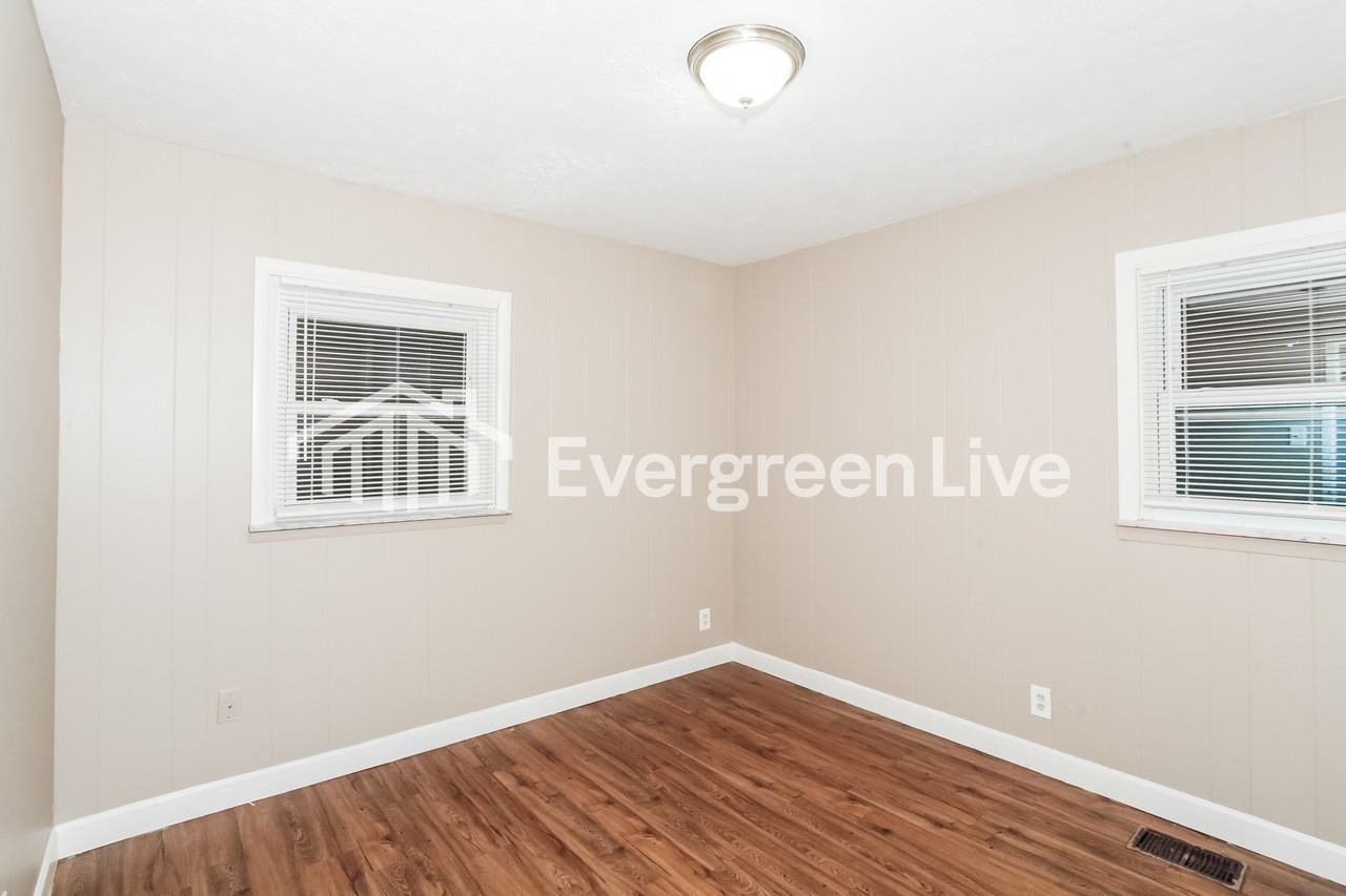 3247 Lapland Dr - Photo 7 of 13
