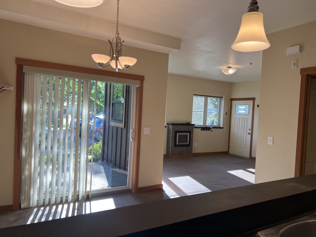 105 Inez St #A - Photo 4 of 12