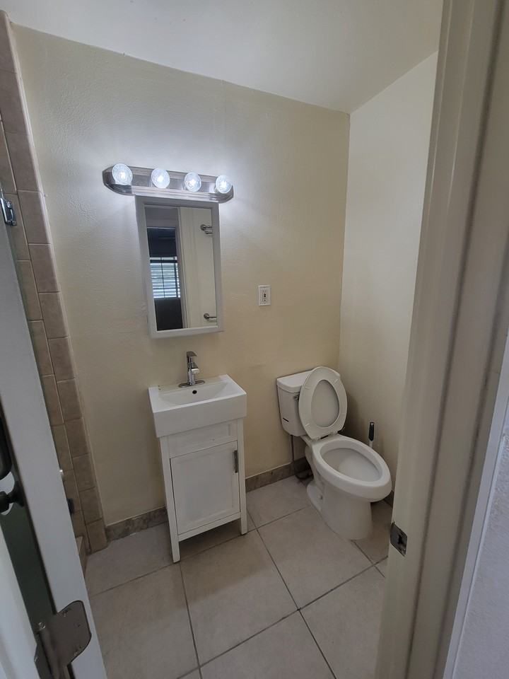 6614 Tamarisk Avenue - 1Unit 1 #1 - Photo 7 of 17