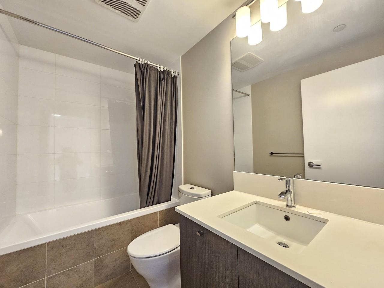 5511 Hollybridge Way #5021 - Photo 7 of 15