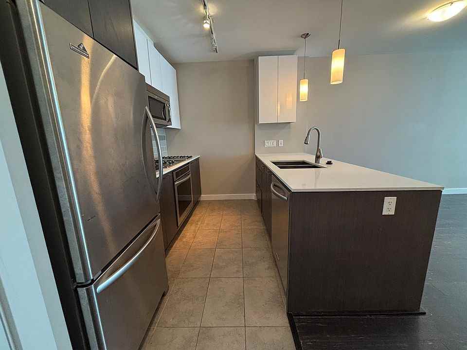5511 Hollybridge Way #5021 - Photo 3 of 15
