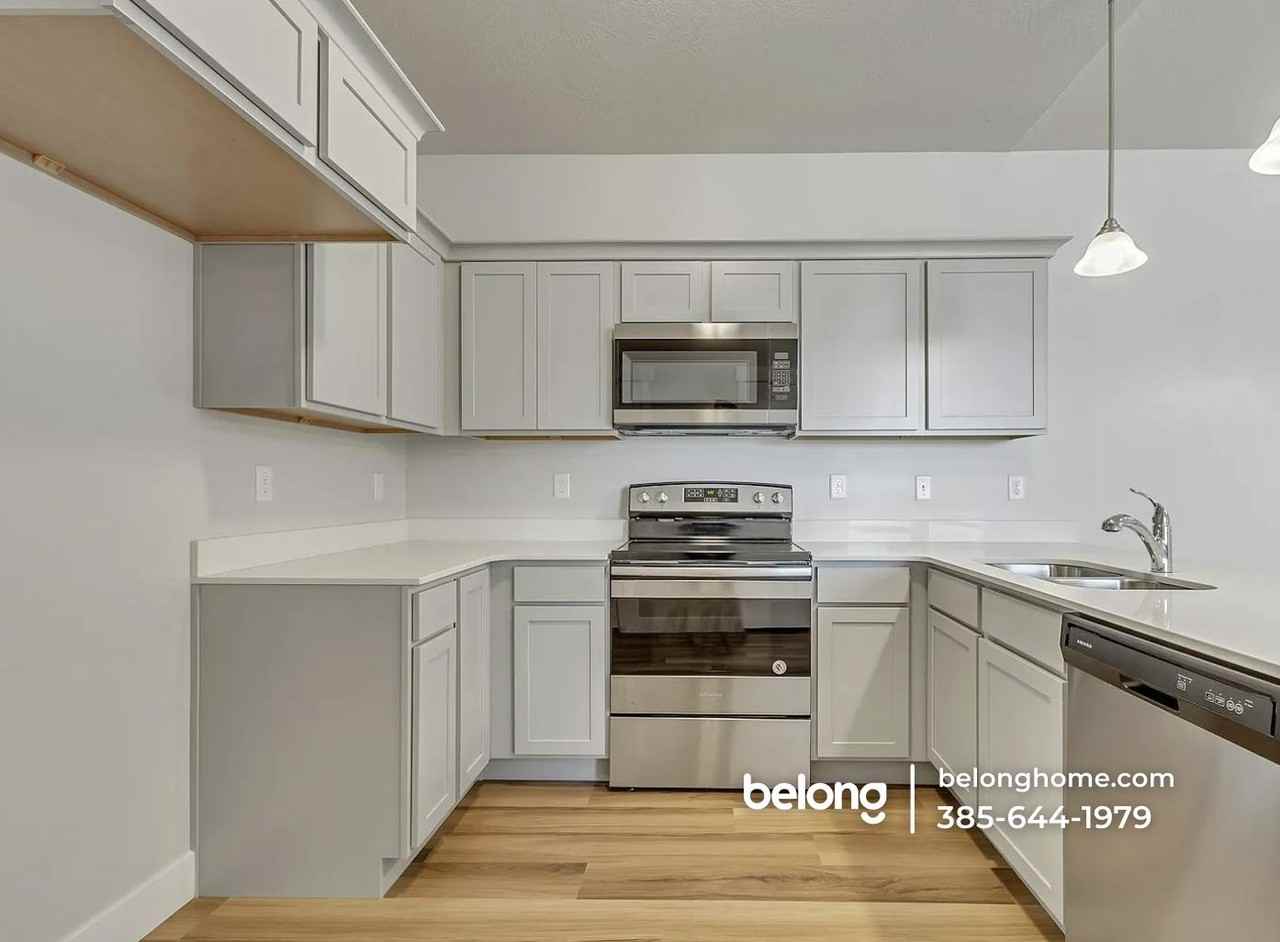 13221 S Dominica Ln #E301 - Photo 5 of 6