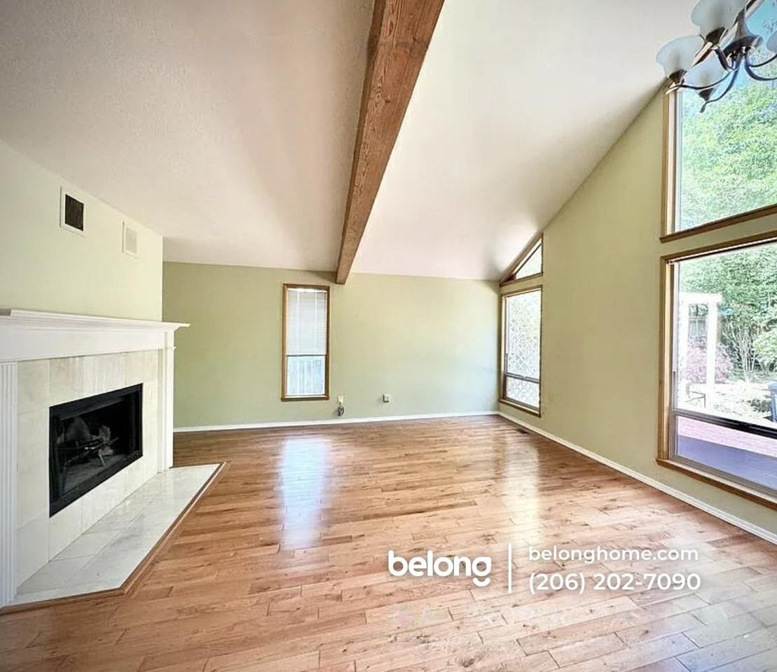 14124 Phinney Ave N #1 - Photo 2 of 6