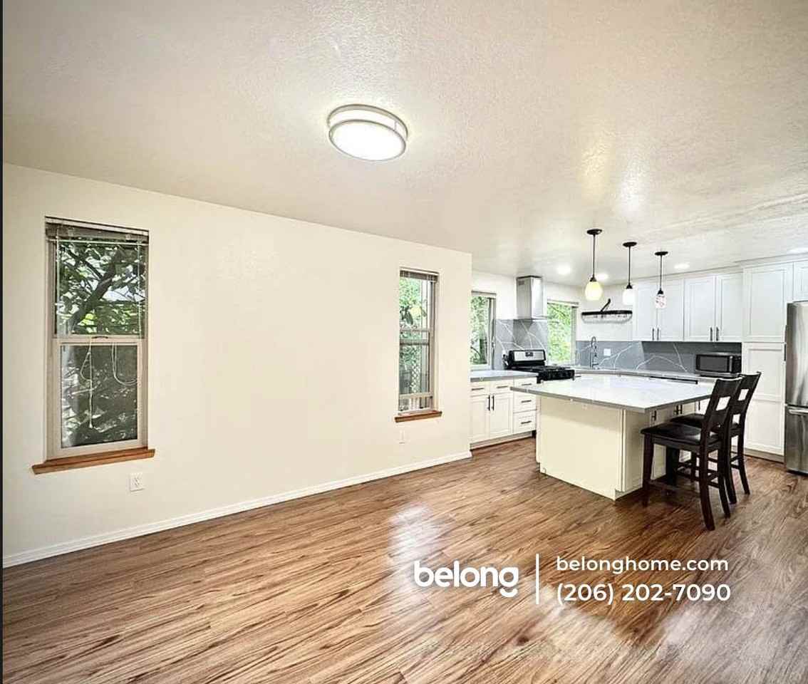 14124 Phinney Ave N #1 - Photo 6 of 6