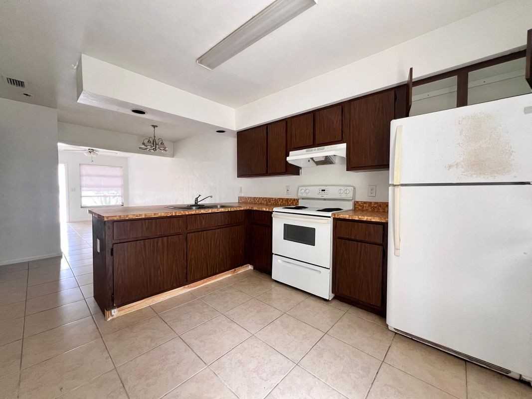 3233 Edgewood Ave - Photo 5 of 10