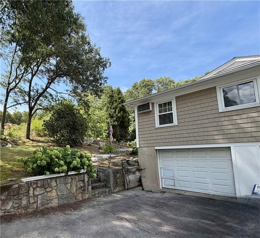256 Old County Rd - Photo 3 of 17