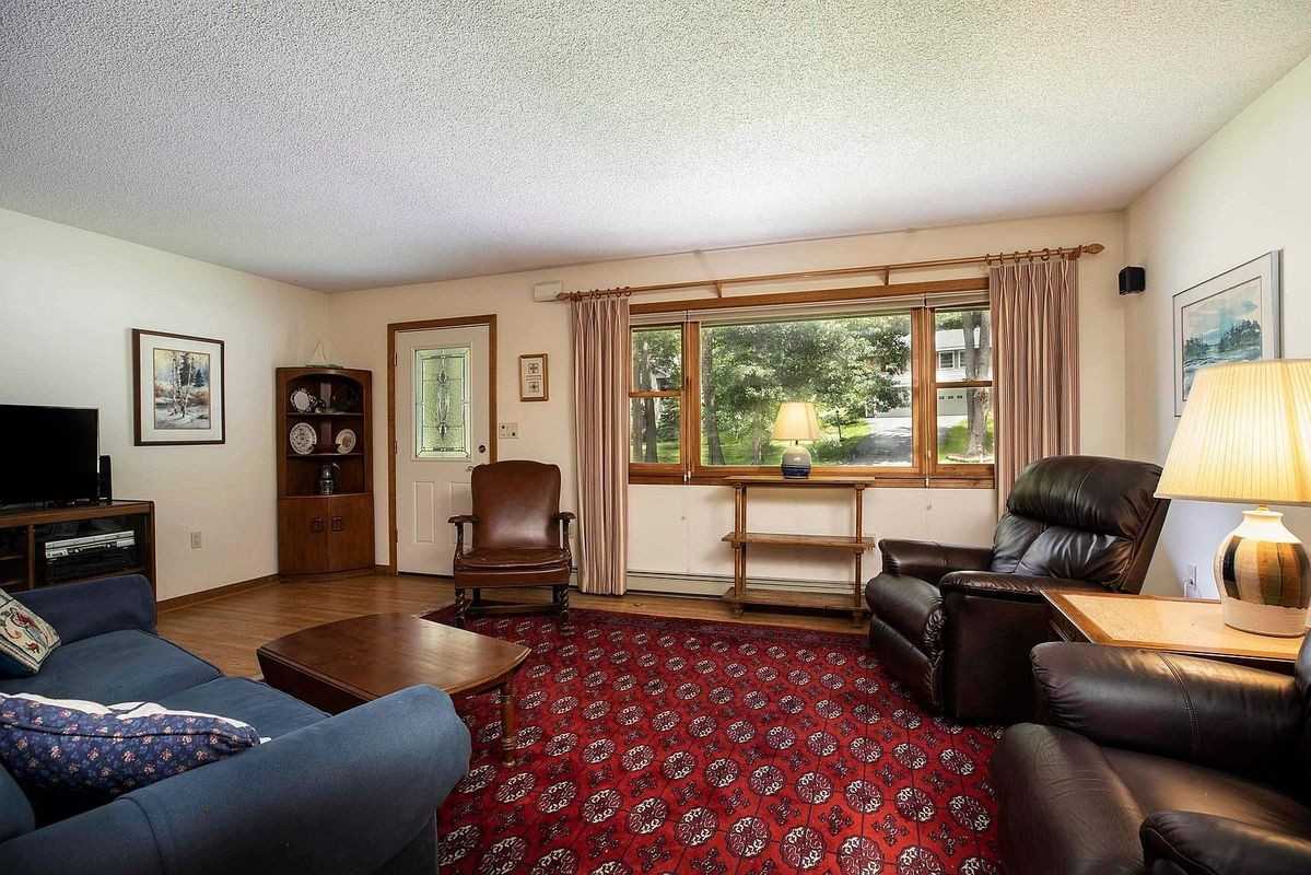 42 Cottage Cir - Photo 3 of 16