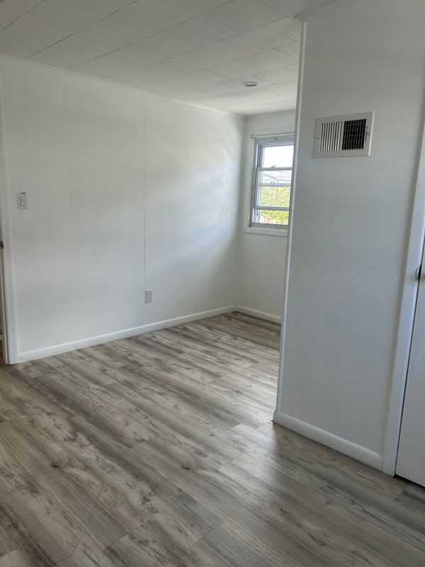 311 E 26th St - Photo 5 of 21