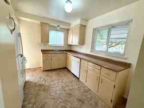 5627 Clippert St - Photo 6 of 15