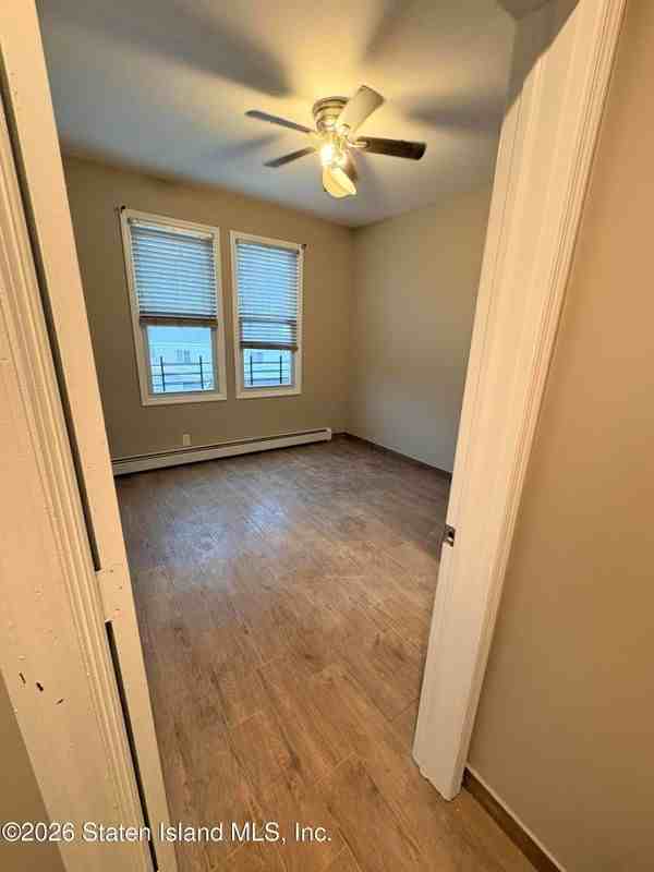 225 Victory Blvd - Photo 7 of 8