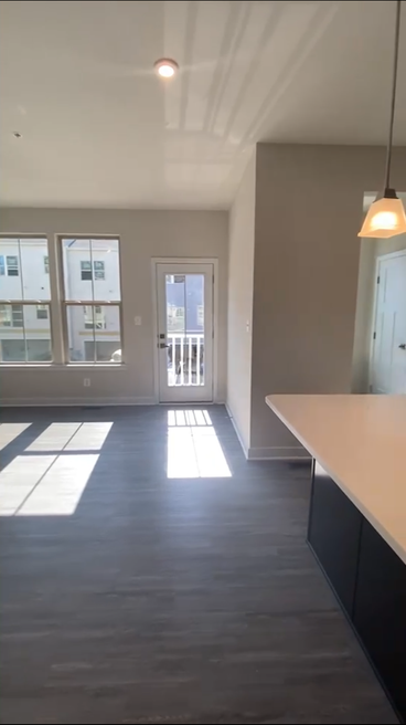 14916 Townshend Terrace Ave - Photo 3 of 8