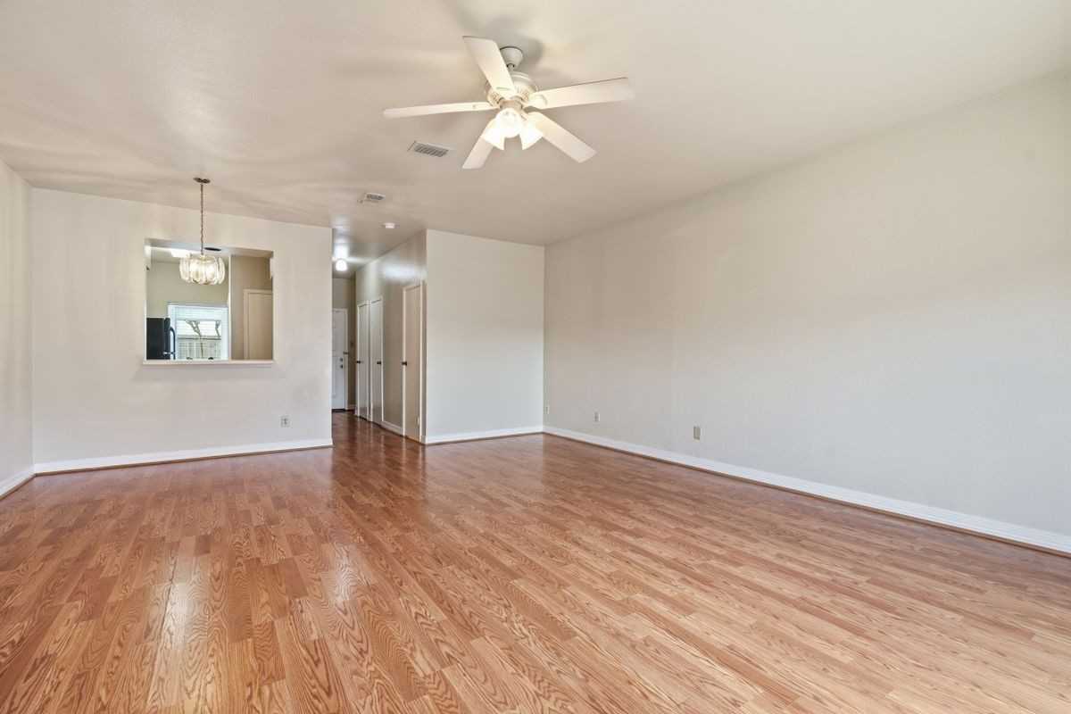 7743 Cambridge St - Photo 3 of 27