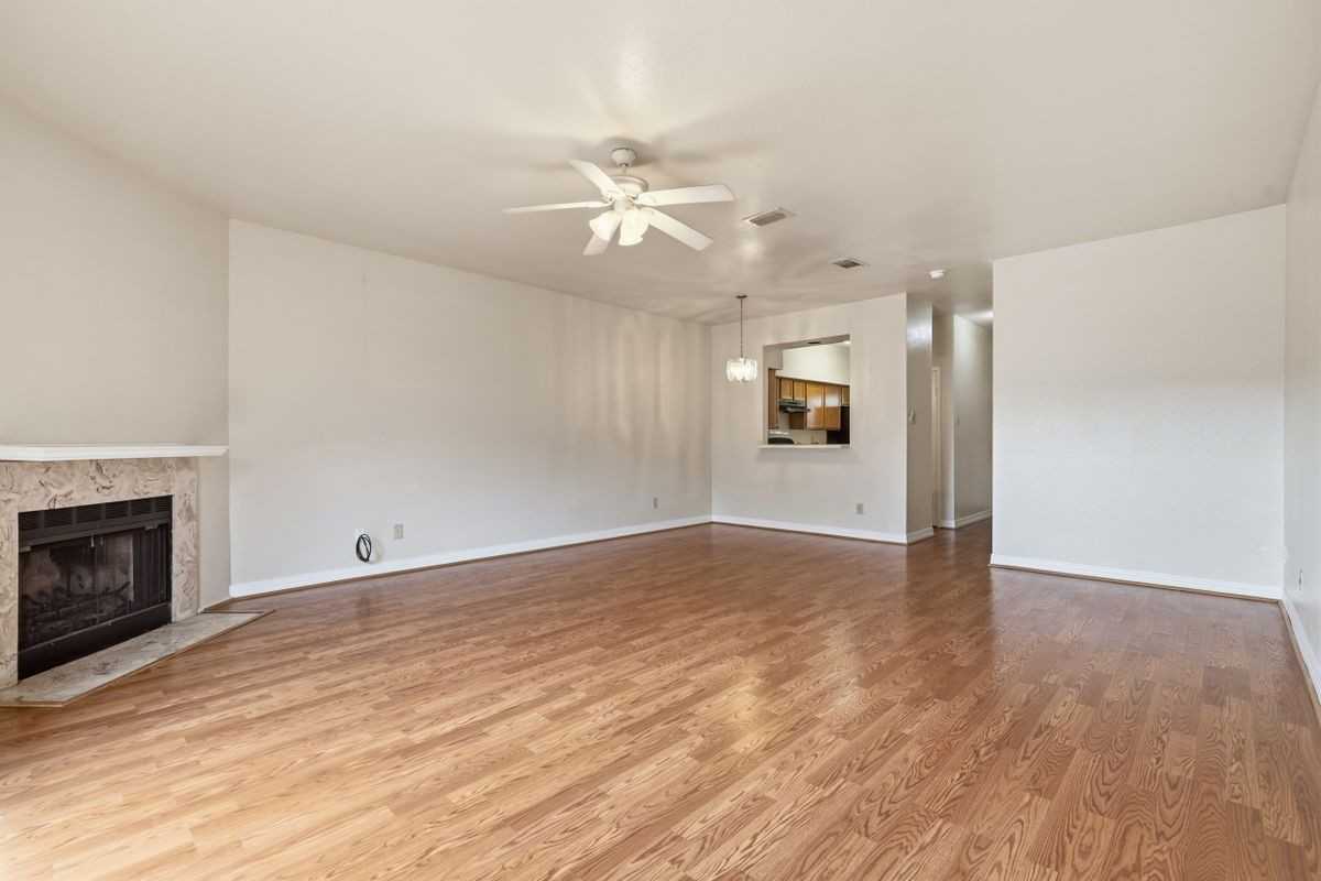 7743 Cambridge St - Photo 6 of 27