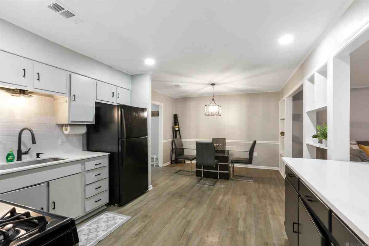 1151 Wylie Dr - Photo 7 of 18