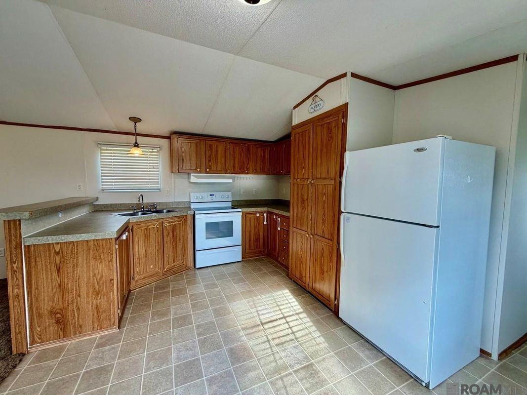 44036 Loop Rd - Photo 5 of 14