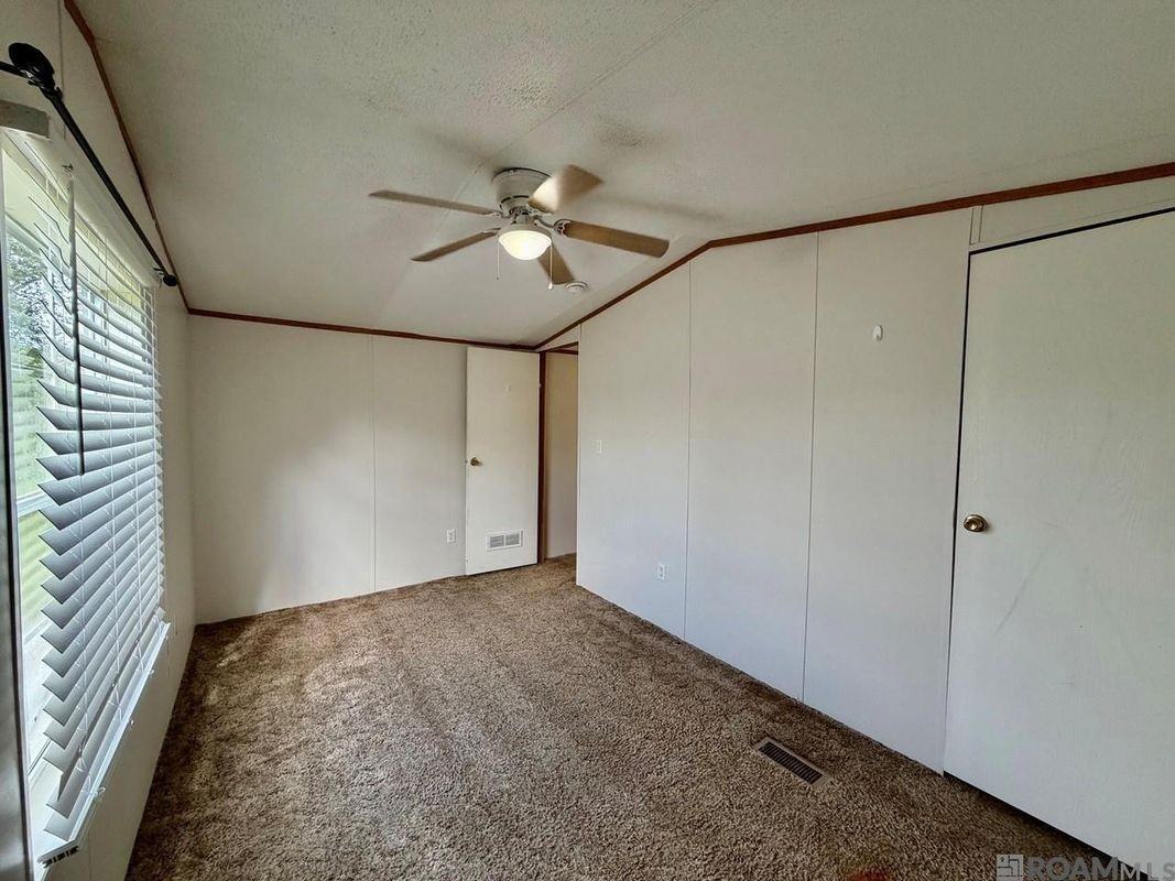 44036 Loop Rd - Photo 7 of 14