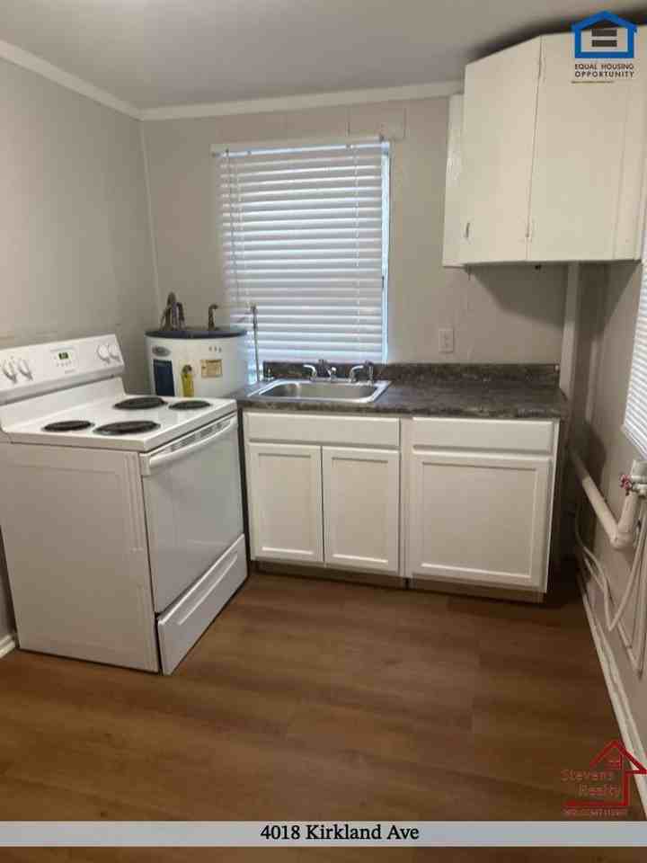4018 Kirkland Ave - Photo 2 of 14
