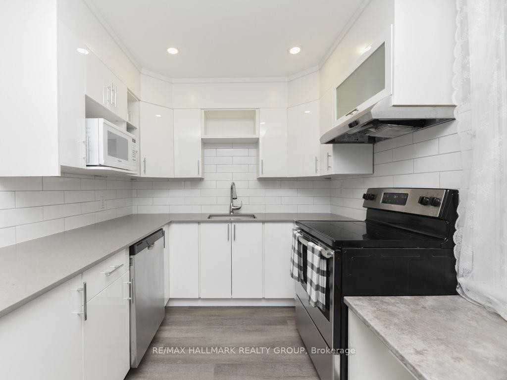 2 + 2 Bedroom Academic Suite • Main Floor + Basement • All Inclusive • Sandy Hill - Photo 5 of 23